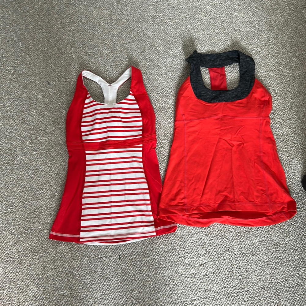 Bundle of 2 lululemon tank tops!